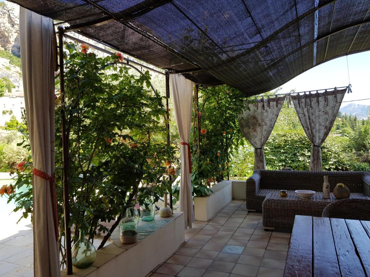 Bed and Breakfast Bastide Des Oliviers Moustiers-Sainte-Marie Exterior foto