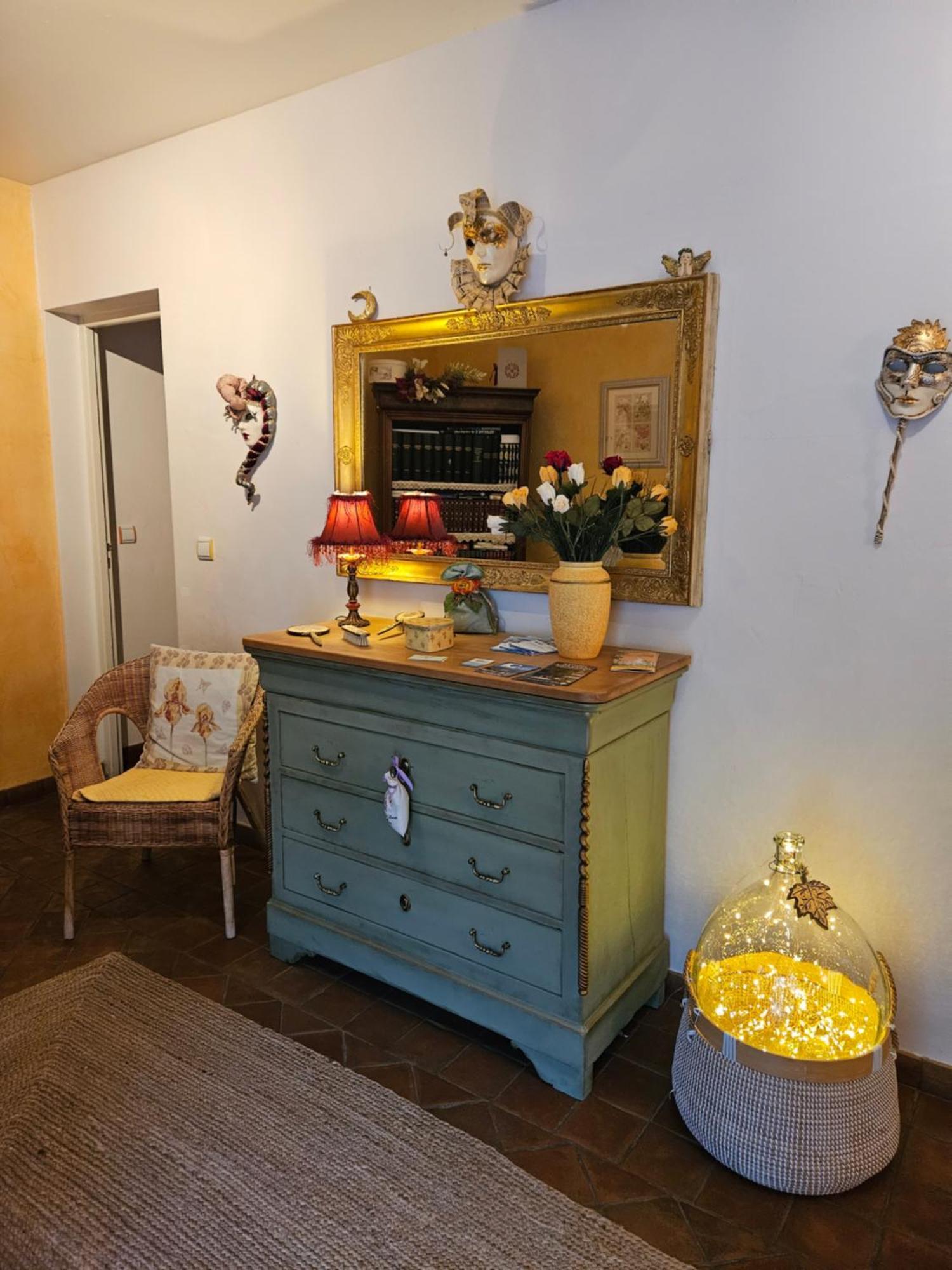 Bed and Breakfast Bastide Des Oliviers Moustiers-Sainte-Marie Exterior foto